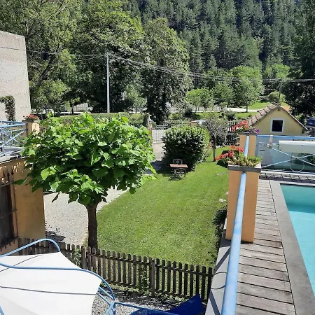 Maison De Village Avec Piscine Дом отдыха