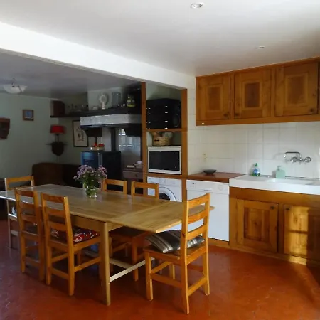Maison De Village Avec Piscine Дом отдыха *